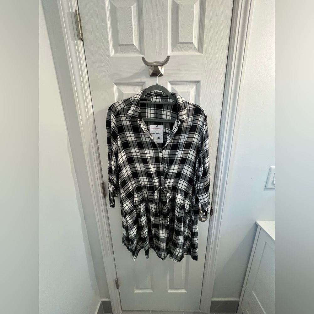 Glamorous plaid dress with cinched tie waist